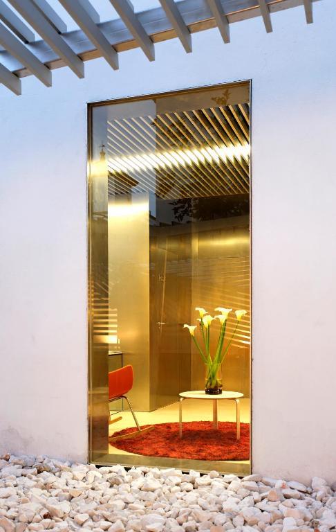 Boutique Hotel Holos Seville Ngoại thất bức ảnh
